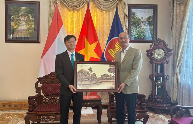 Bí thư T.Ư Đoàn Nguyễn Minh Triết thăm và làm việc tại Hungary- Ảnh 2.