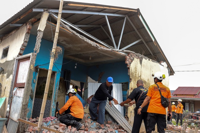 Động đất mạnh làm rung chuyển một khu vực ở Indonesia - Ảnh 1.