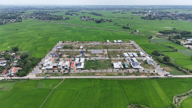 Quảng Ngãi đề xuất điều chỉnh vị trí ga trung tâm tuyến đường sắt tốc độ cao- Ảnh 2. Quảng Ngãi đề xuất điều chỉnh vị trí ga trung tâm tuyến đường sắt tốc độ cao- Ảnh 2.