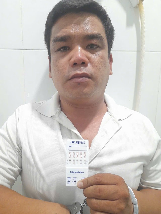 Bắt đối tượng cướp giật dây chuyền vàng sau 9 giờ gây án- Ảnh 1. Bắt đối tượng cướp giật dây chuyền vàng sau 9 giờ gây án- Ảnh 1.