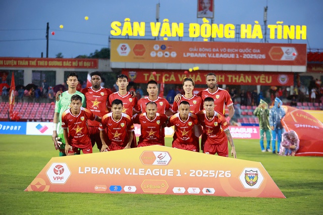 Tân binh Ninh Bình ngược dòng kịch tính, thắng chủ nhà Hà Tĩnh: Quang Nho đóng vai người hùng- Ảnh 2.