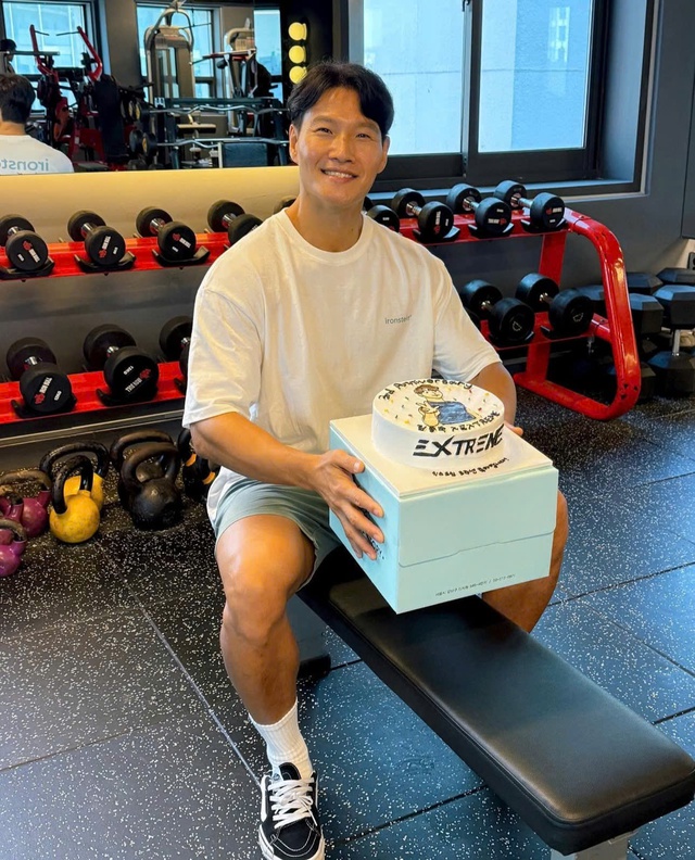 Kim Jong Kook bất ngờ tuyên bố kết hôn - Ảnh 2.