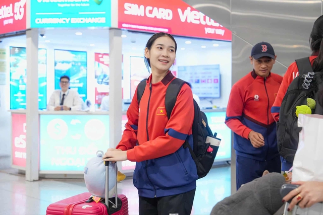 Đội tuyển bóng chuyền nữ U.21 Việt Nam về đến Hà Nội, khép lại hành trình bão dông!- Ảnh 4.