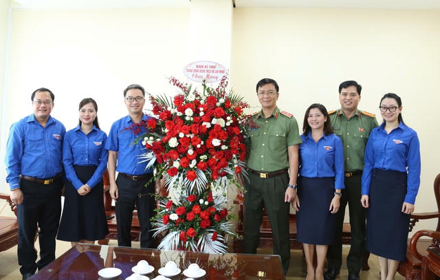 T.Ư Đoàn, T.Ư Hội Liên hiệp thanh niên Việt Nam chúc mừng Ngày truyền thống CAND- Ảnh 1.