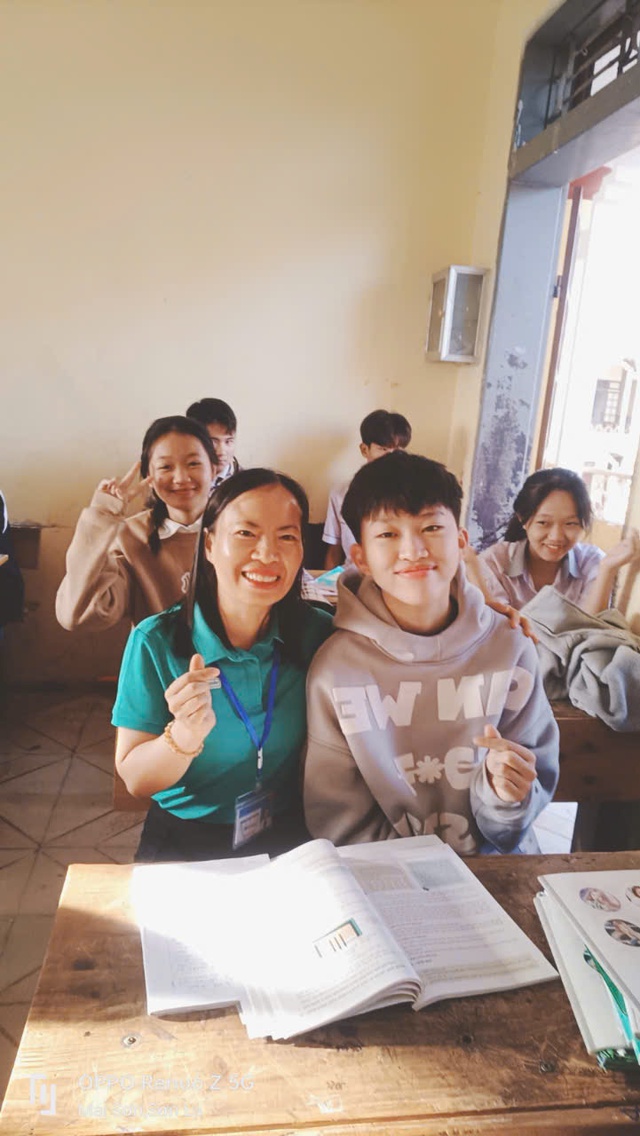 Người ‘giảng dạy’ miệt mài từ trái tim  - Ảnh 1.