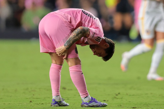 Messi có hành động cực lạ gây lo lắng, điều gì đã xảy ra? - Ảnh 2. Messi có hành động cực lạ gây lo lắng, điều gì đã xảy ra? - Ảnh 2.