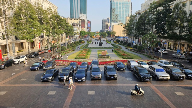 Từ 6 giờ sáng 19.8, người dân TP.HCM lưu thông đường Trần Phú, Nguyễn Huệ cần chúý  - Ảnh 1.