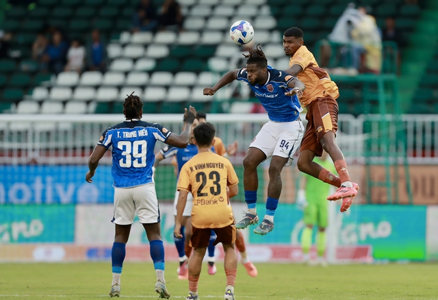V-League: Ninh Bình và PVF-CAND đá 'chất' như cựu binh, còn HAGL chơi như... tân binh - Ảnh 3.