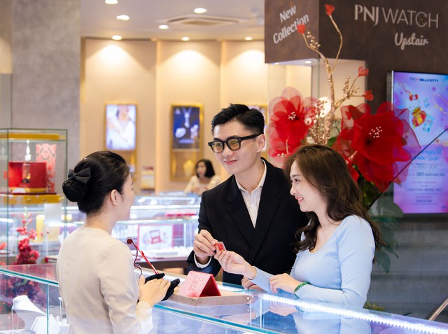 Đóng hơn 2.100 tỉ, PNJ vào Top 30 doanh nghiệp tư nhân nộp ngân sách lớn nhất  - Ảnh 1.