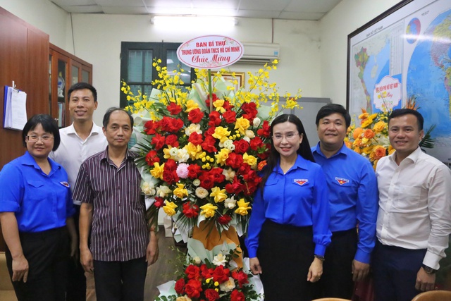 Chị Nguyễn Phạm Duy Trang chúc mừng Cục An ninh chính trị nội bộ, Bộ Công an - Ảnh 1.