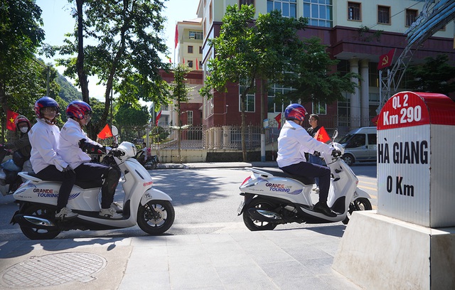 Thấy g&igrave; sau khi cầm l&aacute;i Yamaha Grande xuy&ecirc;n Việt? - Ảnh 4.