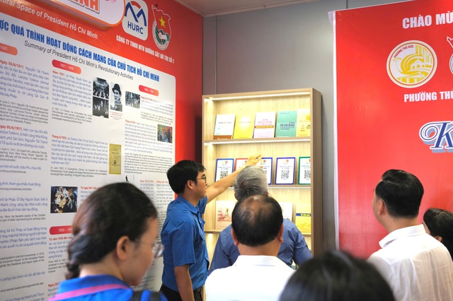 'Trạm dừng' đầy &yacute; nghĩa ở nh&agrave; ga metro - Ảnh 1.