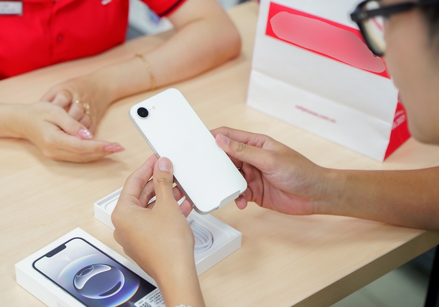 Nghịch lý iPhone 16e tại Việt Nam - Ảnh 1.