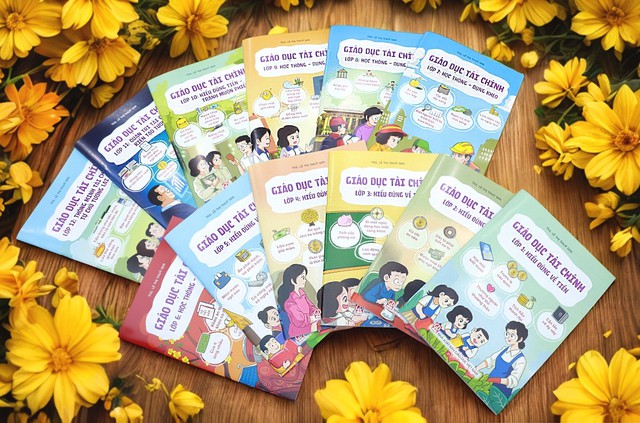 NXBGDVN giới thiệu bộ sách Giáo dục tài chính cho học sinh lớp 1 đến 12 - Ảnh 1.