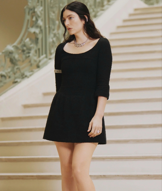 Chọn girly hay preppy cho diện mạo tươi trẻ, đầy năng lượng? - Ảnh 1.