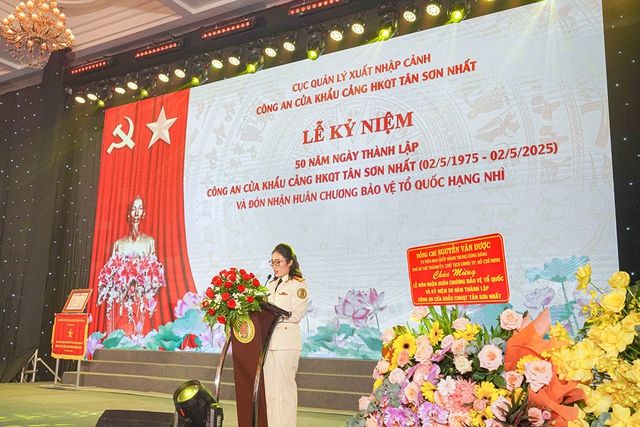Giữ Tổ quốc bình yên: Giữ bình yên nơi cửa ngõ bầu trời TP.HCM - Ảnh 1.