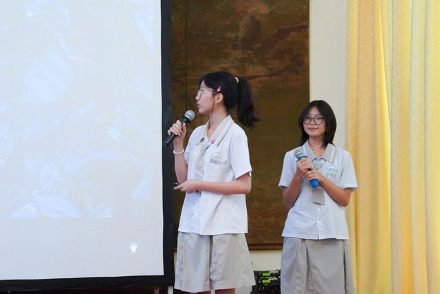 Hai nữ sinh lớp 10 làm than cháy sạch hơn - Ảnh 2. Hai nữ sinh lớp 10 làm than cháy sạch hơn - Ảnh 2.