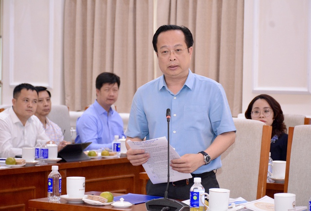 Bộ trưởng GD-ĐT khẳng định cấp có quyền tuyển dụng giáo viên   - Ảnh 2.