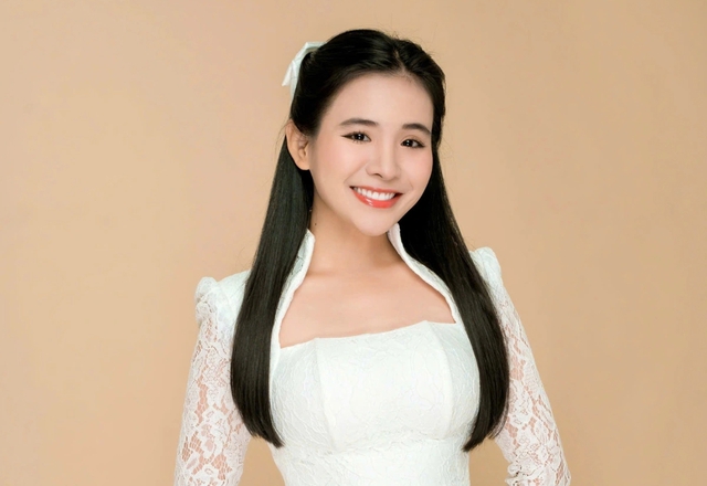 &lsquo;Con g&aacute;i nu&ocirc;i Phi Nhung&rsquo; Quỳnh Trang kết hợp c&ugrave;ng &aacute; qu&acirc;n 'Thần tượng bolero'
- Ảnh 2.