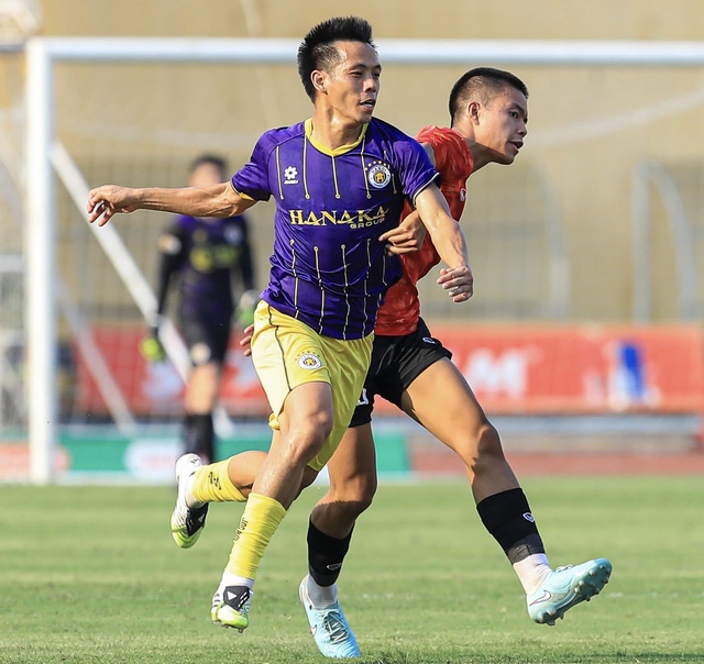 V-League báo hiệu hay cỡ này, không xem thì xem gì!
- Ảnh 1. V-League báo hiệu hay cỡ này, không xem thì xem gì!
- Ảnh 1.