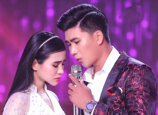 &lsquo;Con g&aacute;i nu&ocirc;i Phi Nhung&rsquo; Quỳnh Trang kết hợp c&ugrave;ng &aacute; qu&acirc;n 'Thần tượng bolero'
- Ảnh 1.