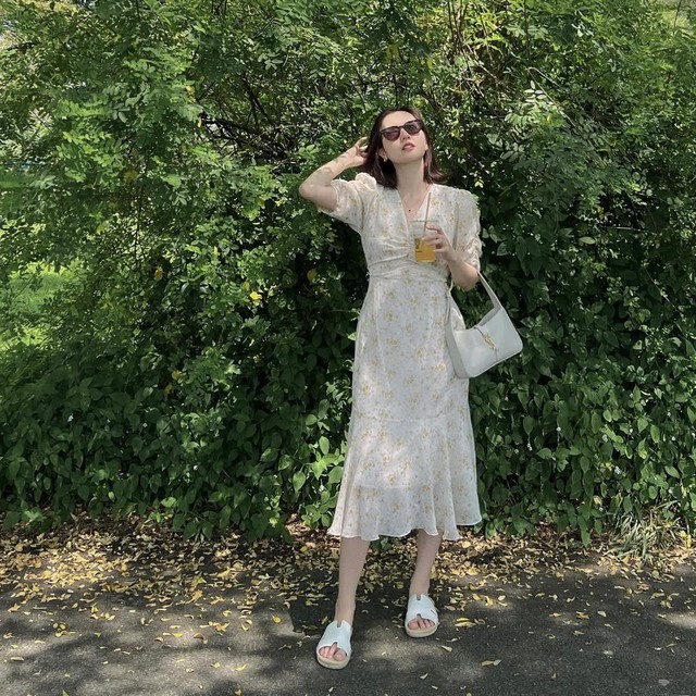 Phong cách nàng thơ dịu dàng với váy hoa nhí- Ảnh 6.