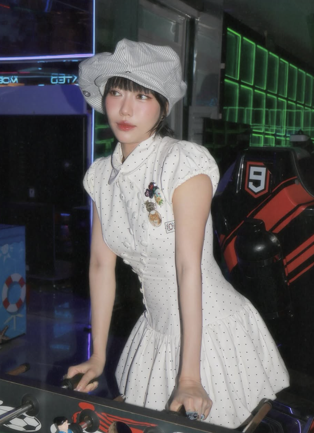 Họa tiết chấm bi trẻ trung, bí quyết giúp nàng 'ăn gian' tuổi hiệu quả  - Ảnh 8.