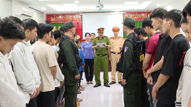 Công an TP.HCM khởi tố 21 'quái xế' tụ tập chơi xe ở xã Phước Hải - Ảnh 1.