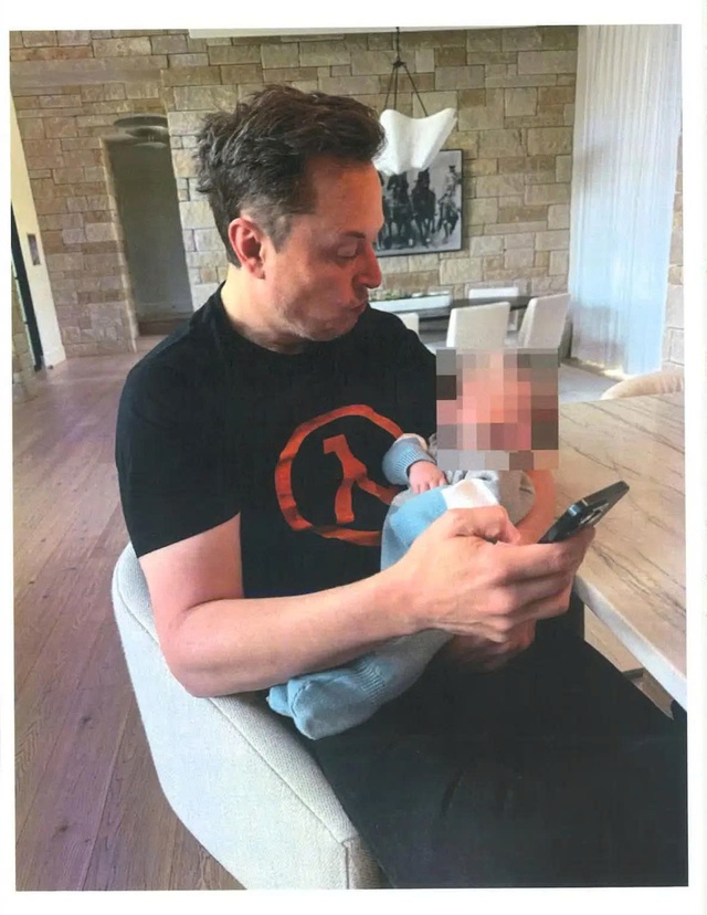 Nữ nhà văn sinh người con thứ 13 cho tỉ phú Elon Musk giờ ra sao? - Ảnh 2.