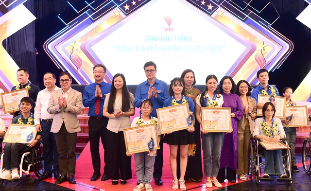 Tuyên dương thanh niên khuyết tật tỏa sáng nghị lực trong cộng đồng giới trẻ Việt Nam - Ảnh 1.