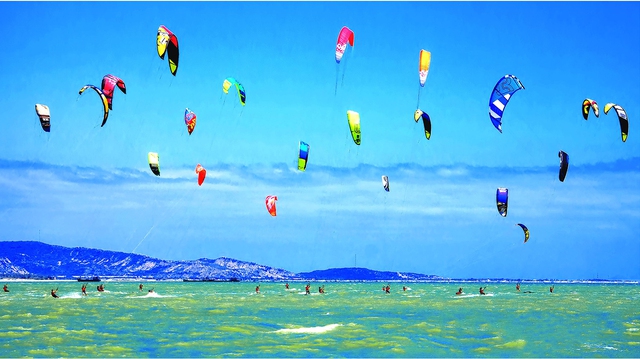 Con đường ven biển d&agrave;i nhất Việt Nam mở ra tầm v&oacute;c du lịch cho Kh&aacute;nh H&ograve;a - Ảnh 2.