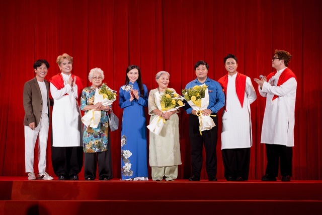 NSND Thanh Th&uacute;y song ca c&ugrave;ng V&otilde; Hạ Tr&acirc;m - Ảnh 3.