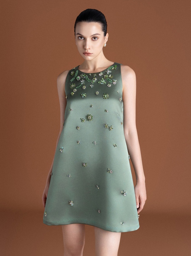 Váy suông - cuộc dạo chơi đa chất liệu đầu thu - Ảnh 4.