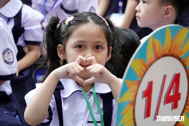 Các trường tiểu học TP.HCM đồng loạt thông báo ngày học sinh lớp 1 tựu trường - Ảnh 1.