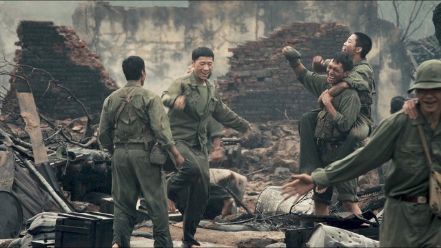 'Mưa đỏ': Khúc tráng ca tri ân những người lính đã ngã xuống - Ảnh 1.