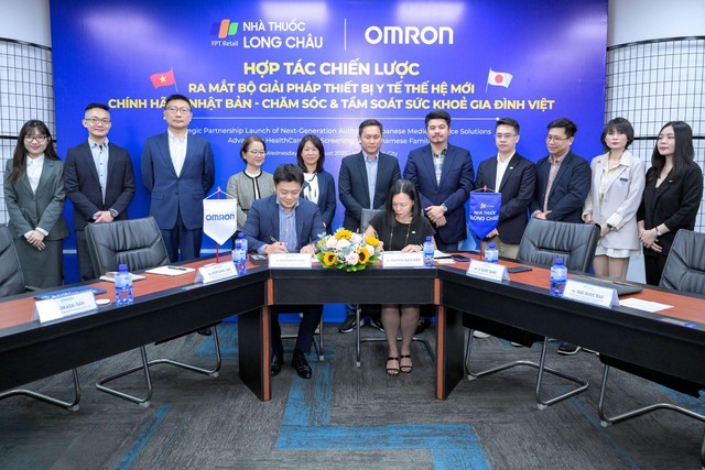 Long Châu và OMRON hợp tác toàn diện, nâng chuẩn chăm sóc sức khỏe gia đình Việt - Ảnh 1.