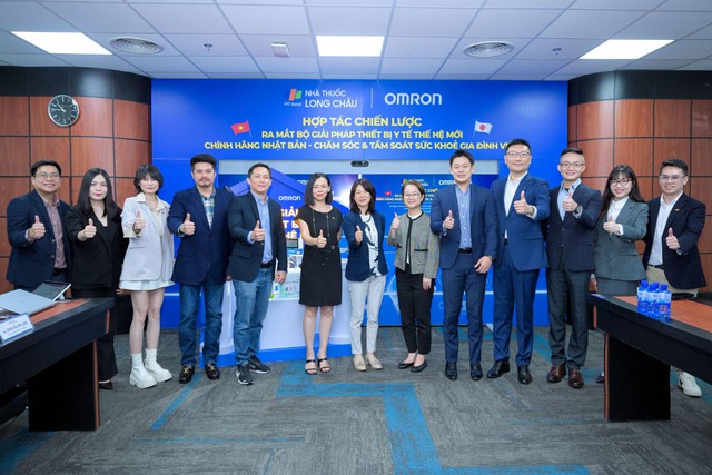 Long Châu và OMRON hợp tác toàn diện, nâng chuẩn chăm sóc sức khỏe gia đình Việt - Ảnh 2.