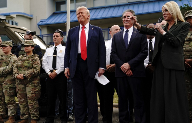 Ông Trump tuyên bố cùng cảnh sát tuần tra thủ đô Washington D.C- Ảnh 1. Ông Trump tuyên bố cùng cảnh sát tuần tra thủ đô Washington D.C- Ảnh 1.