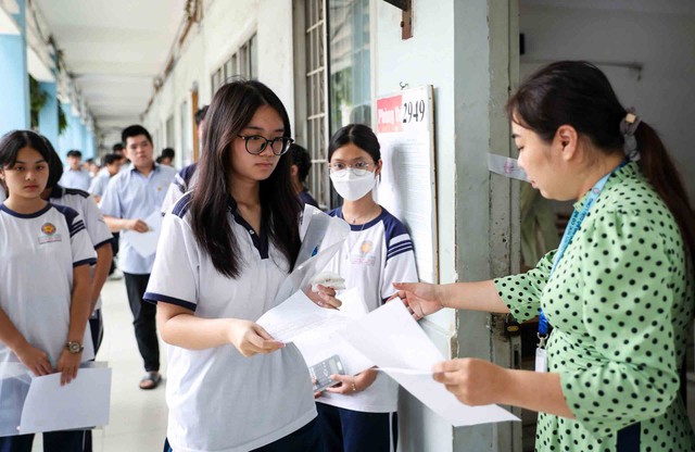Tuyển sinh ĐH 2025: Rắc rối đến từ đâu? - Ảnh 1.