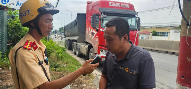 Bị CSGT phạt không thắt dây an toàn qua camera: Tài xế nói sẽ chú ý hơn- Ảnh 4.