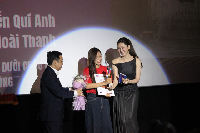 'Mầm nhớ' thắng lớn tại cuộc thi phim ngắn Việt Nam - Vietnamese 2025- Ảnh 4.