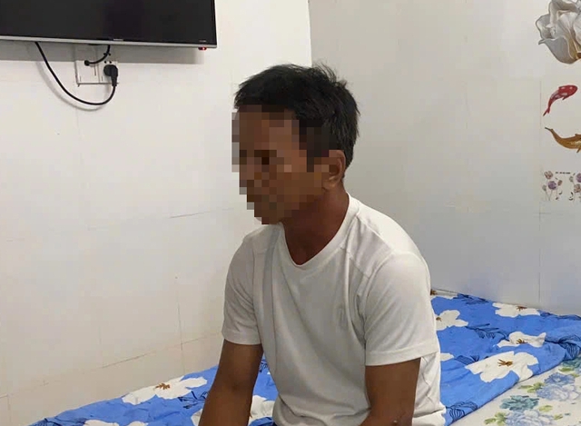 Kẻ phóng hỏa phòng trọ làm 2 người bị thương, cướp xe máy ở TP.HCM, khai gì?- Ảnh 1.