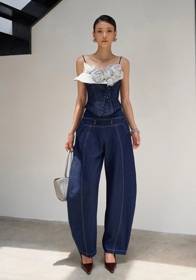 Xu hướng quần jeans đẹp nhất mùa này - Ảnh 4.
