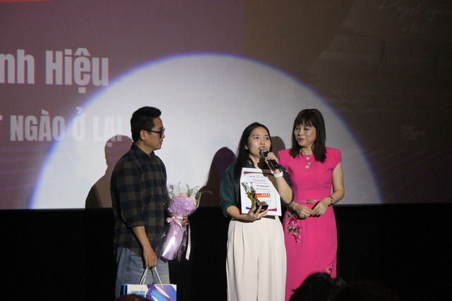 'Mầm nhớ' thắng lớn tại cuộc thi phim ngắn Việt Nam - Vietnamese 2025- Ảnh 5.