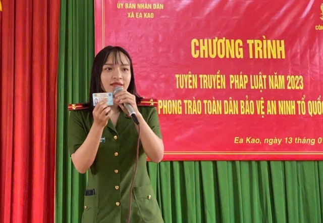 Giữ Tổ quốc bình yên: Nữ công an trẻ sáng tạo công nghệ phục vụ người dân - Ảnh 4.