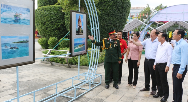 Bí thư Tỉnh ủy Cà Mau: Khẩn trương lắp đặt mái che ở tháp cổ Vĩnh Hưng- Ảnh 1.