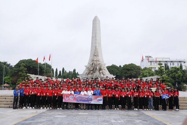 Hành trình 'hạt giống đỏ' khơi dậy khát vọng cống hiến và lòng tự hào dân tộc- Ảnh 2.
