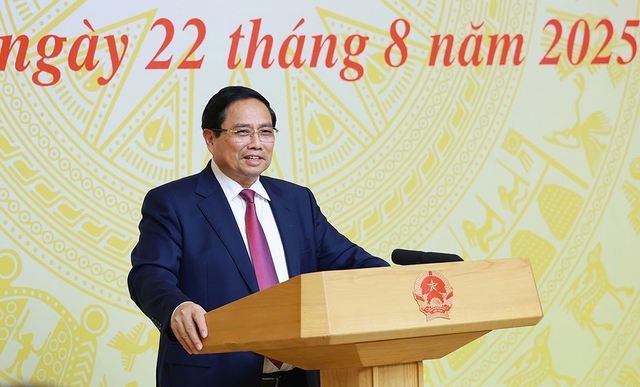 Ngân sách giáo dục cần đạt 20 % để không để học sinh chịu thiếu thốn - Ảnh 1. Ngân sách giáo dục cần đạt 20 % để không để học sinh chịu thiếu thốn - Ảnh 1.