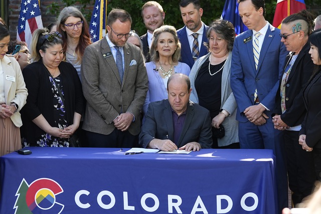 Phát hiện thi thể tại nhà tang lễ Colorado gây chấn động dư luận - Ảnh 1.