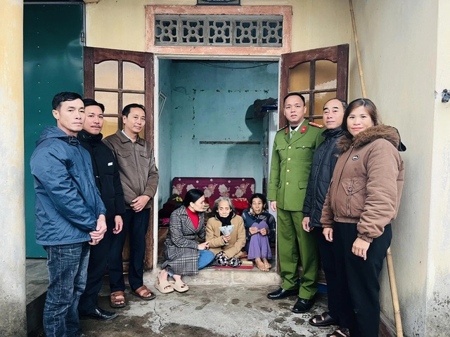 Công an xã Vĩnh Thái nỗ lực Giữ bình yên cho xã biển Vĩnh Hoàng - Ảnh 1. Công an xã Vĩnh Thái nỗ lực Giữ bình yên cho xã biển Vĩnh Hoàng - Ảnh 1.